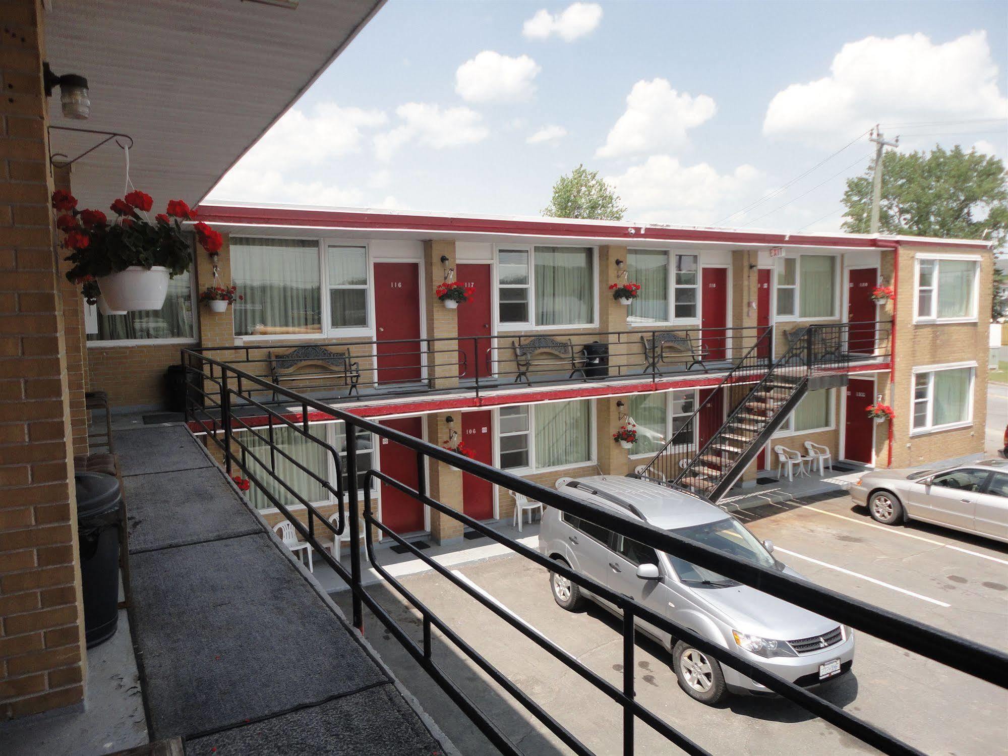Imperial Fireside Inn Sudbury Dış mekan fotoğraf